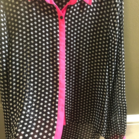 EUC Blk/ White polka dot Blouse Size L .. Hot Pink Collar .. - Picture 4 of 5